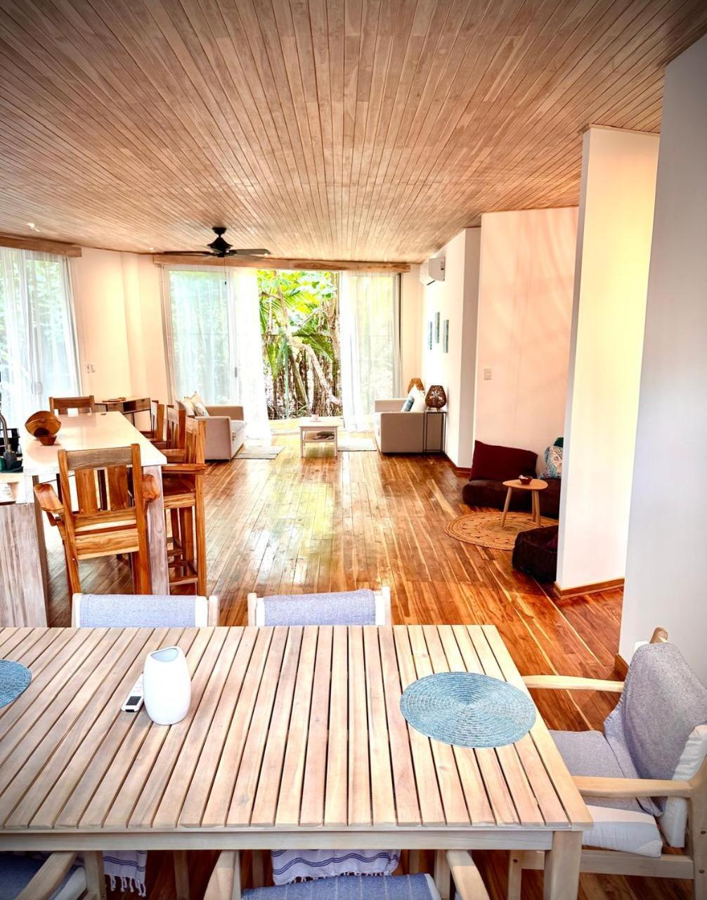 Iluminar Beachfront Suites Nosara Zimmer foto